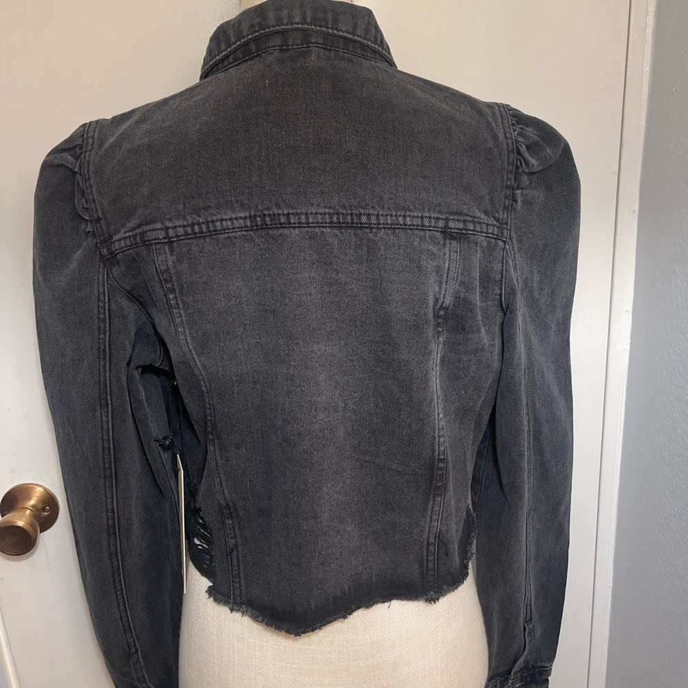 Womens Forever 21 Distressed cropped Denim Jacket - Picture 4 of 8